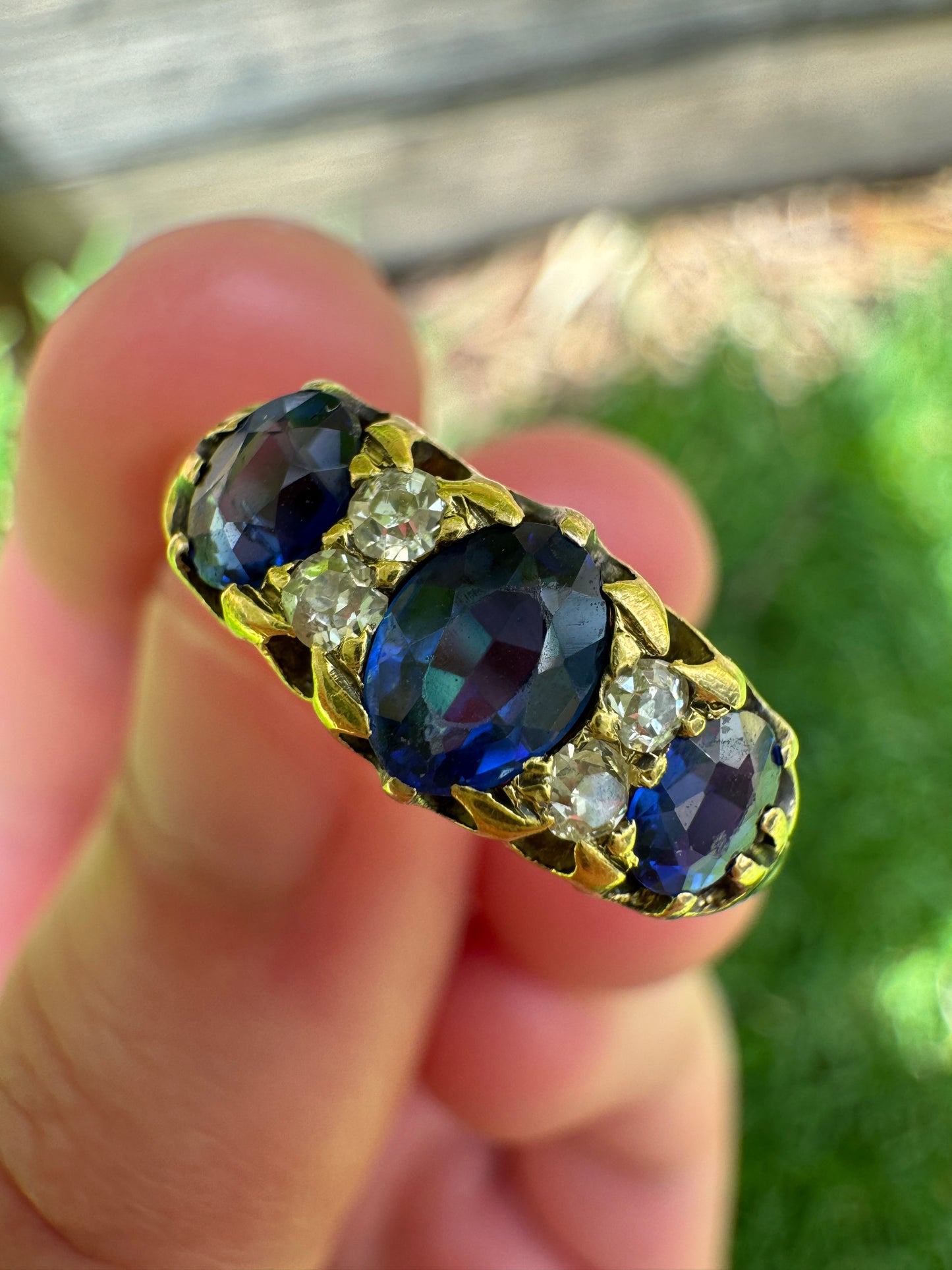 Antique Victorian 18ct yellow gold sapphire and mixed old cut diamond ring