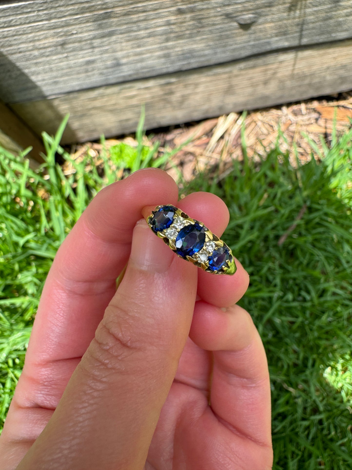 Antique Victorian 18ct yellow gold sapphire and mixed old cut diamond ring