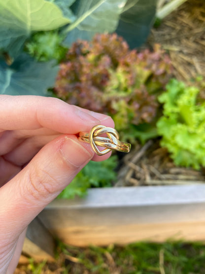 Antique Victorian 18ct yellow gold love knot ring