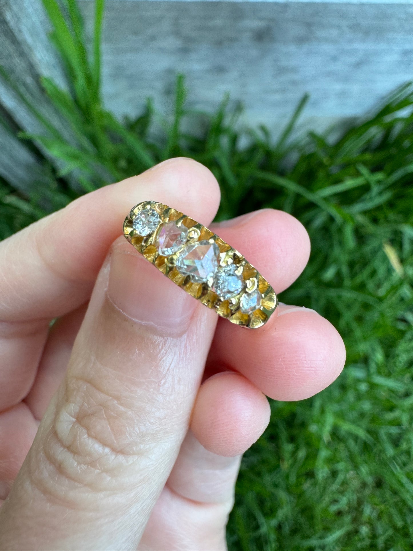 Antique Victorian 18ct yellow gold mixed old cut diamond five stone half hoop ring