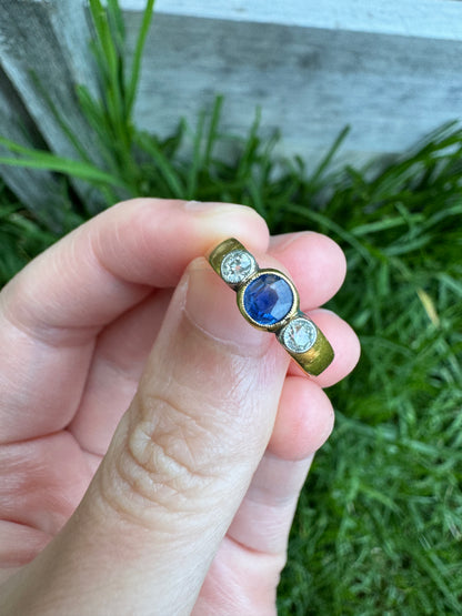 Antique Victorian 22ct yellow gold 0.4ct old cut sapphire and 0.16ct TCW old mine cut diamond ring
