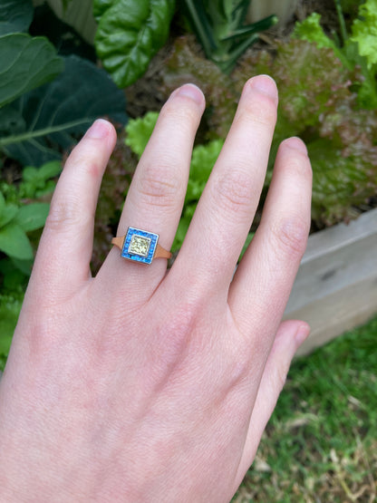 Vintage 15ct yellow gold 0.2ct light yellow old cut diamond and sapphire ring