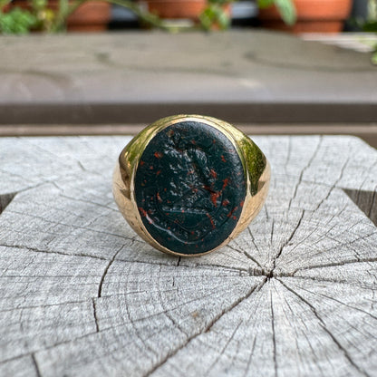 Antique Victorian 18ct yellow gold bloodstone intaglio signet ring