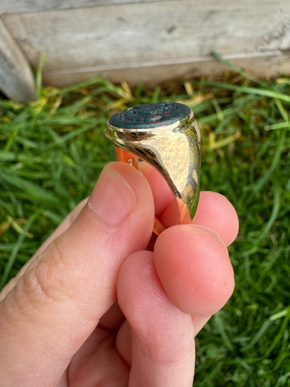 Antique Victorian 18ct yellow gold bloodstone intaglio signet ring