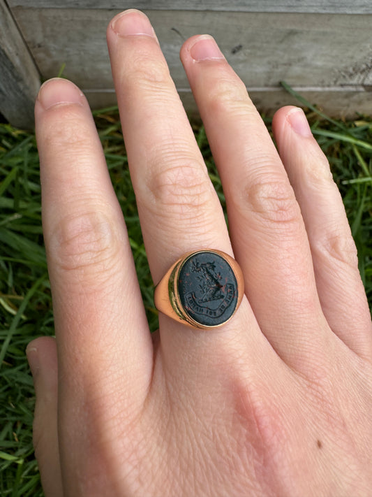 Antique Victorian 18ct yellow gold bloodstone intaglio signet ring