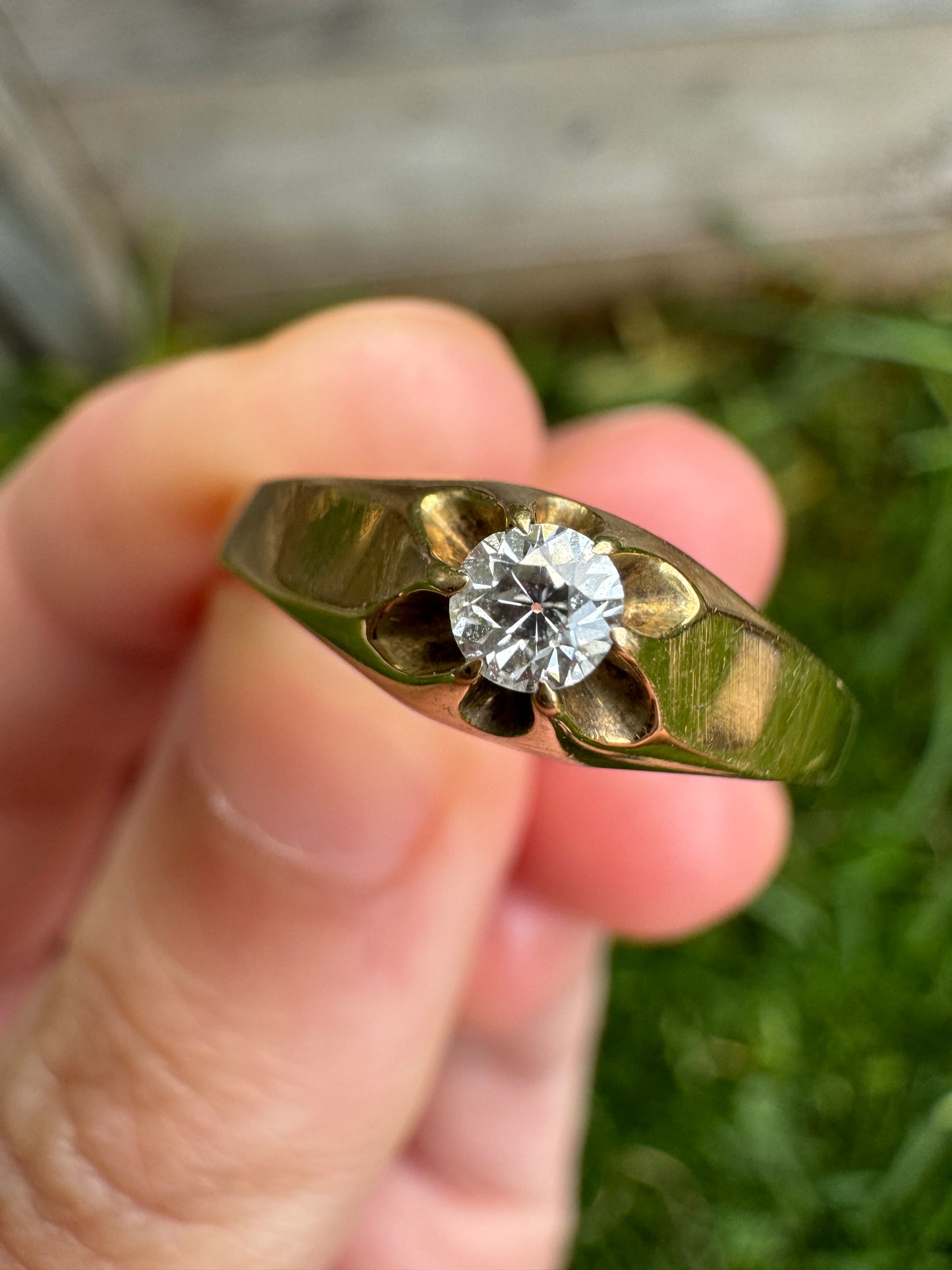 Vintage 9ct yellow gold old European cut diamond buttercup setting solitaire ring