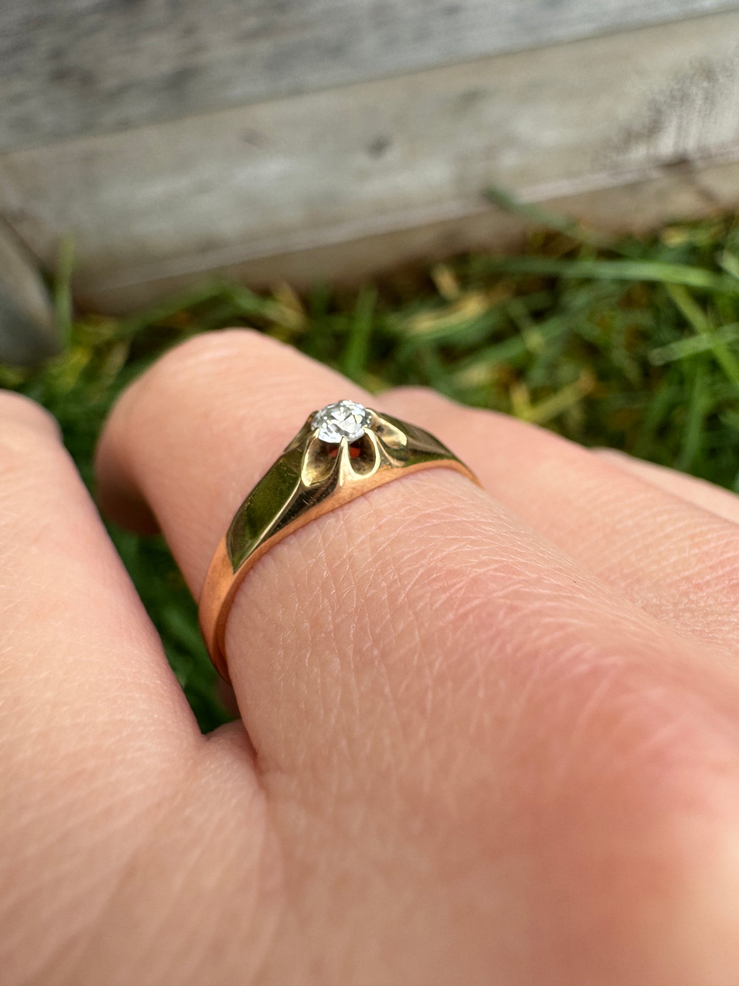 Vintage 9ct yellow gold old European cut diamond buttercup setting solitaire ring