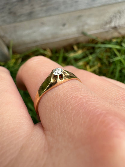 Vintage 9ct yellow gold old European cut diamond buttercup setting solitaire ring