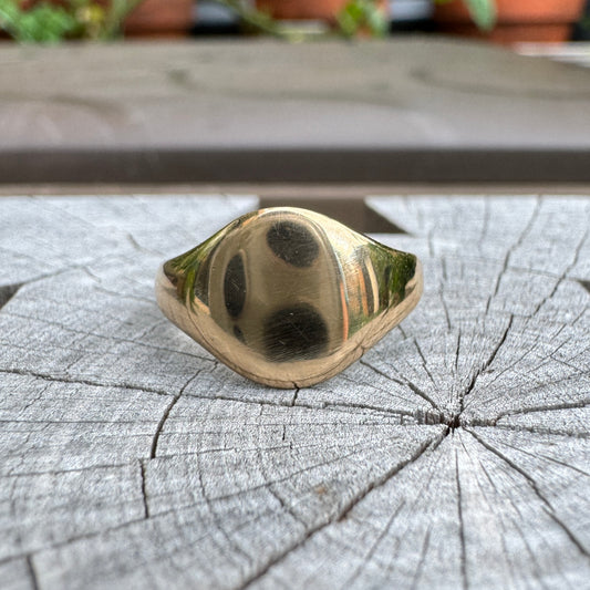 Vintage 9ct yellow gold round signet ring