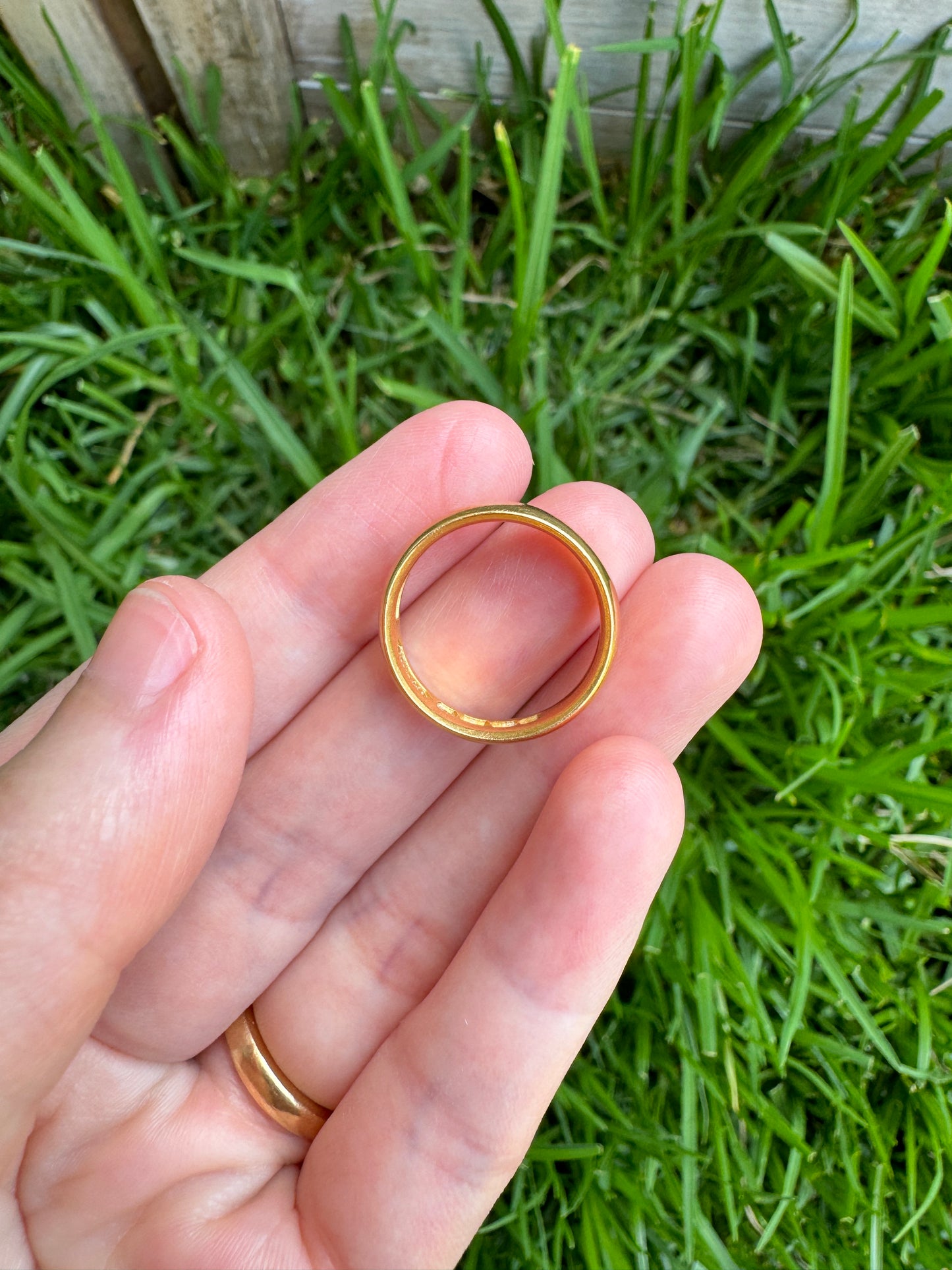 Antique 22ct yellow gold band, 5mm wide