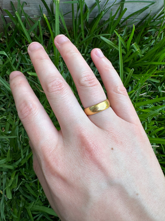 Antique 22ct yellow gold band, 5mm wide