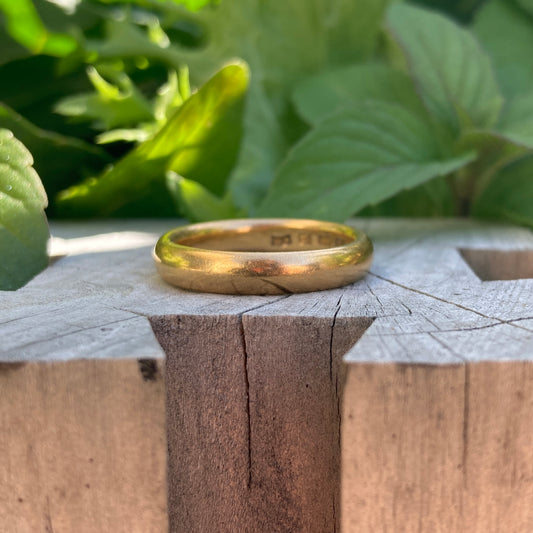 Vintage 22ct yellow gold donut band, 4mm wide