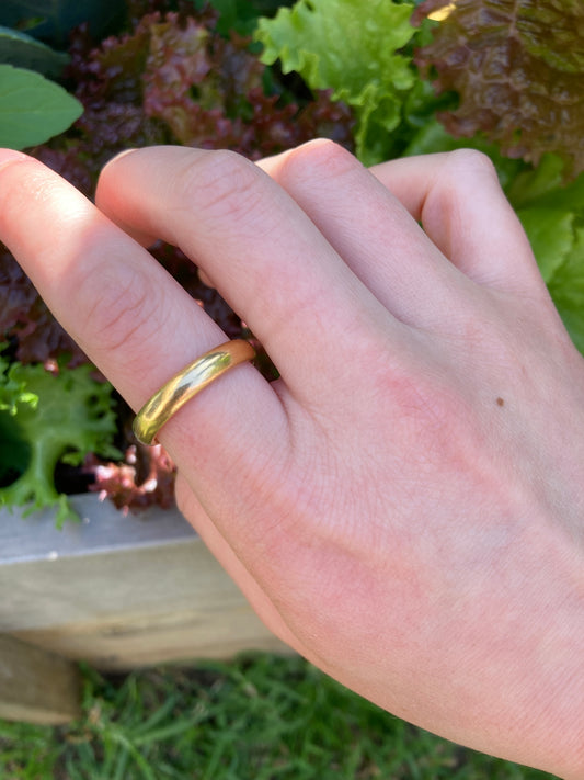 Vintage 22ct yellow gold donut band, 4mm wide