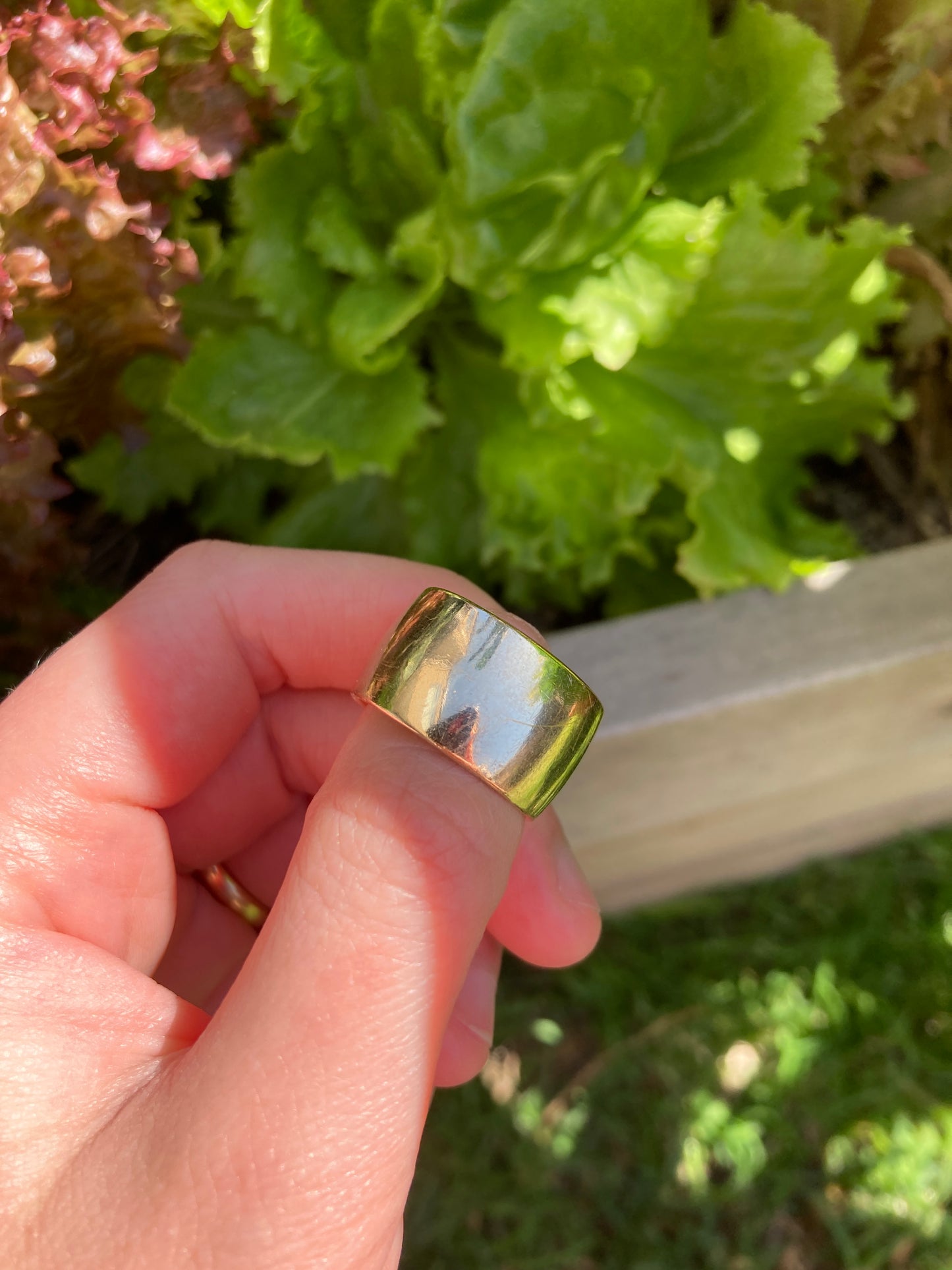 Vintage 9ct yellow gold cigar band, 11.95mm wide