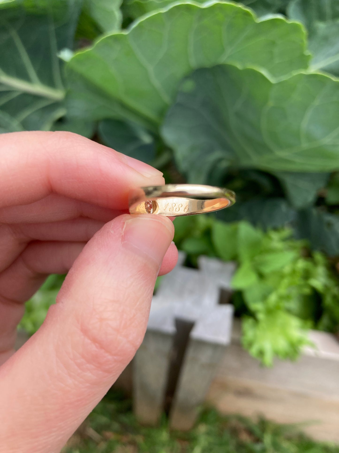 Antique Victorian 18ct yellow gold starset 0.25ct old mine cut diamond solitaire ring