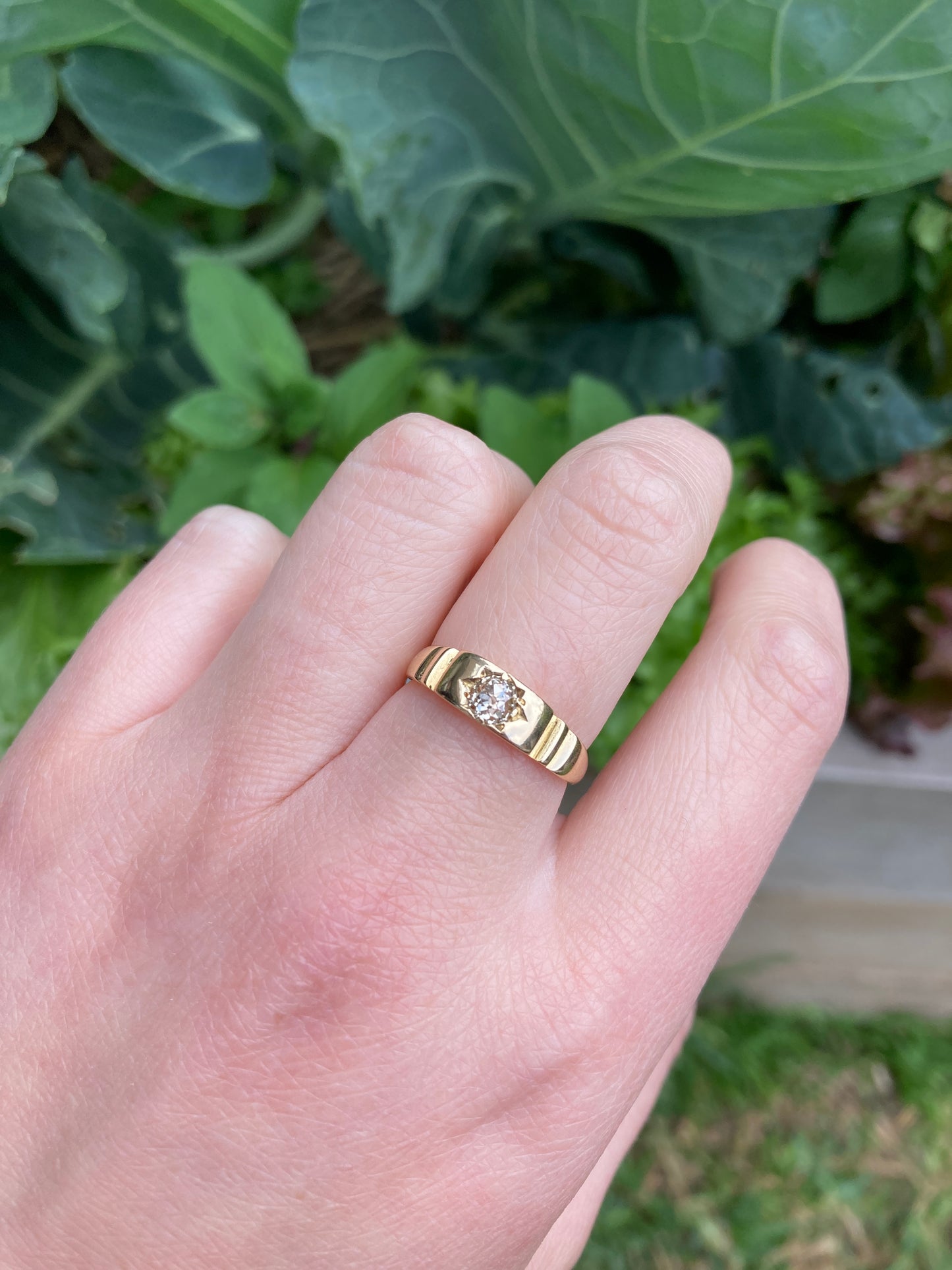 Antique Victorian 18ct yellow gold starset 0.25ct old mine cut diamond solitaire ring