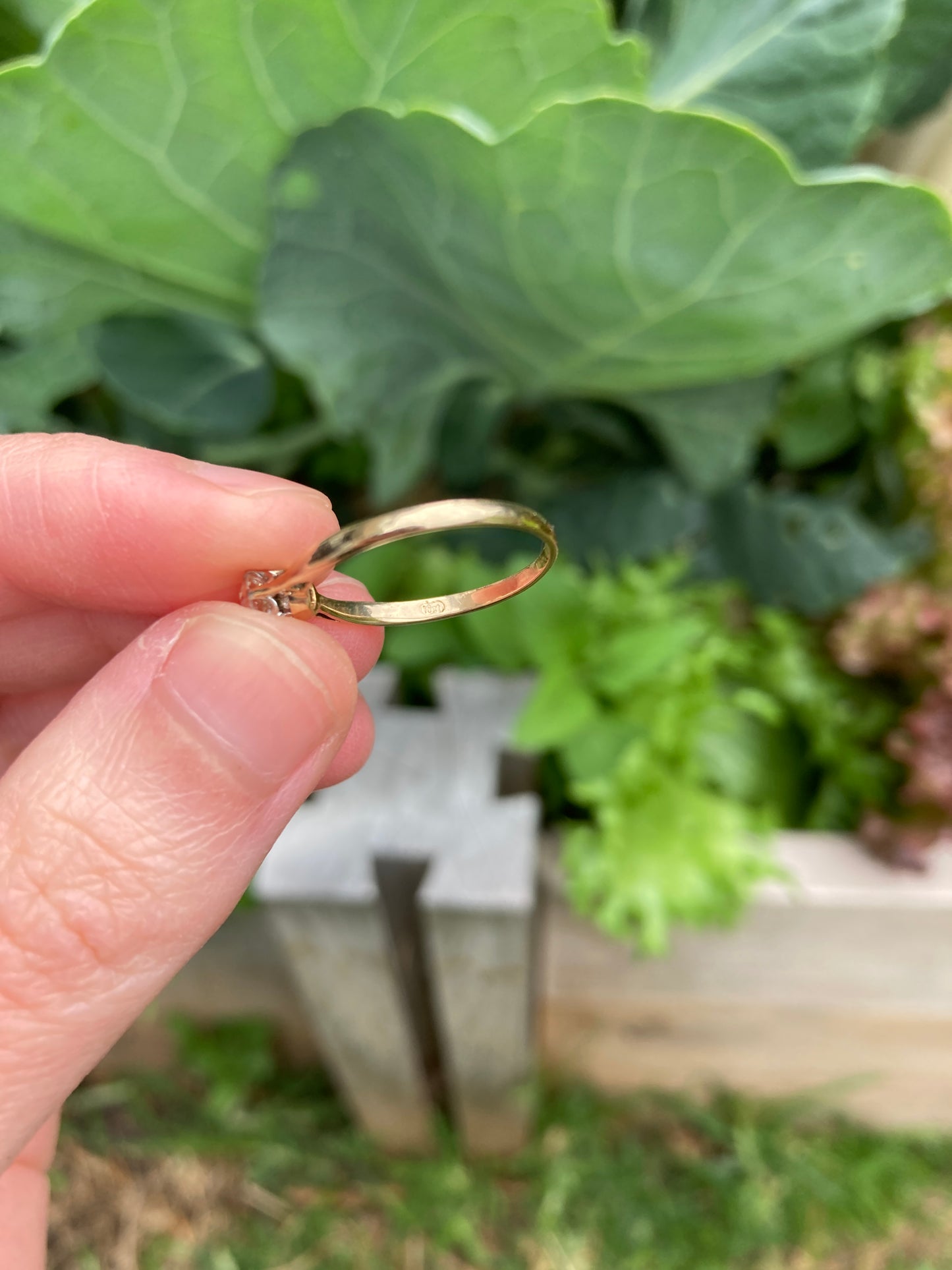 Vintage 18ct yellow gold 0.25ct old mine cut diamond solitaire ring