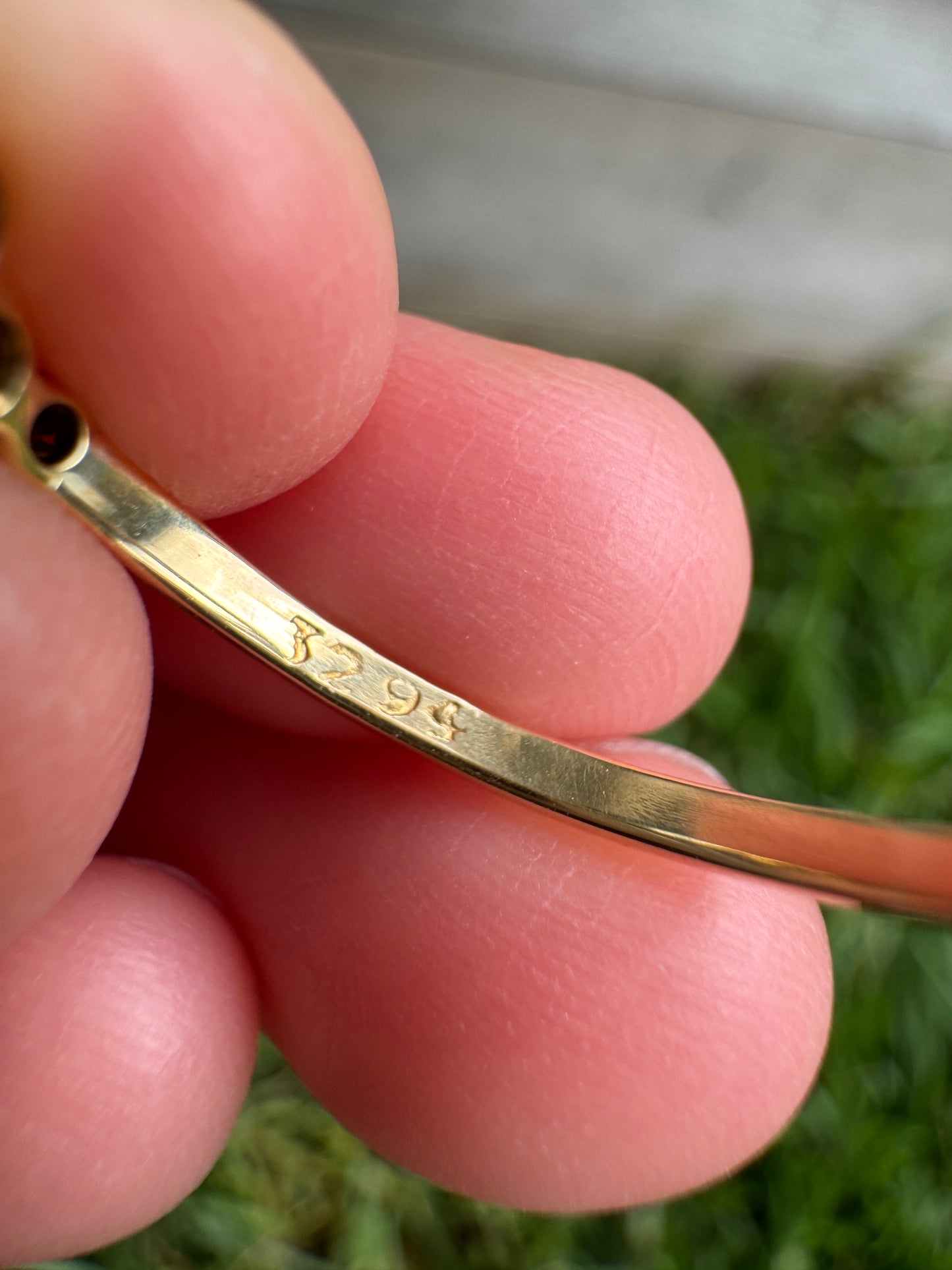Vintage 18ct yellow gold six stone old cut diamond ring