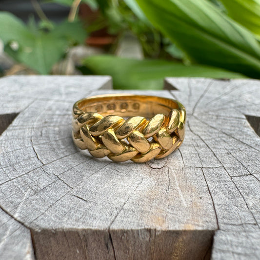 Antique 18ct yellow gold keeper ring