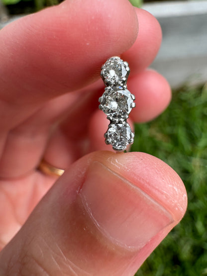 Vintage 18ct yellow gold and platinum 0.3ct TCW three stone claw set diamond ring
