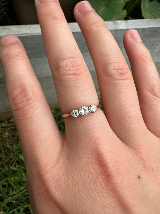 Vintage 18ct yellow gold and platinum 0.3ct TCW three stone claw set diamond ring