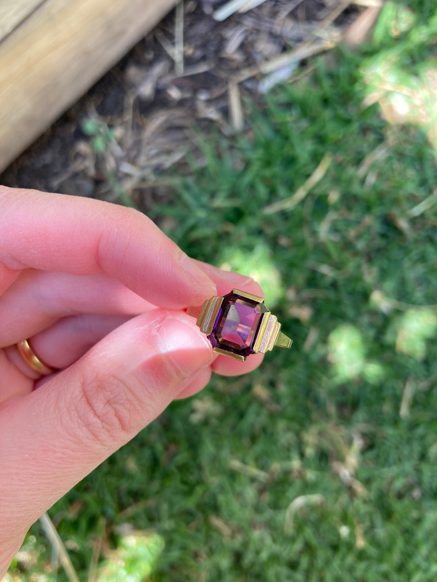 Vintage Art Deco style 9ct yellow gold faceted purple paste ring