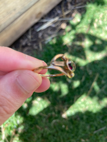 Vintage 9ct yellow gold faceted almandine garnet ring