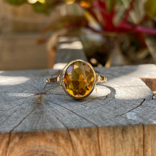Vintage 9ct yellow gold honey yellow faceted paste ring