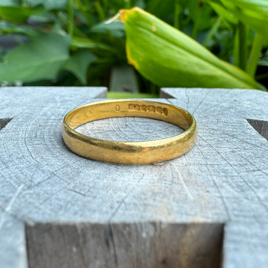 Vintage 22ct yellow gold band, 3mm wide