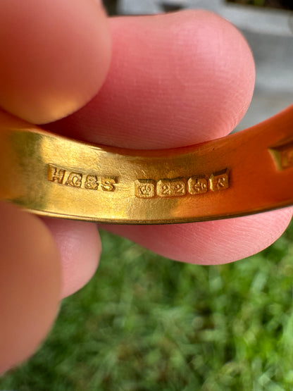 Vintage 22ct yellow gold band, 5.5mm wide