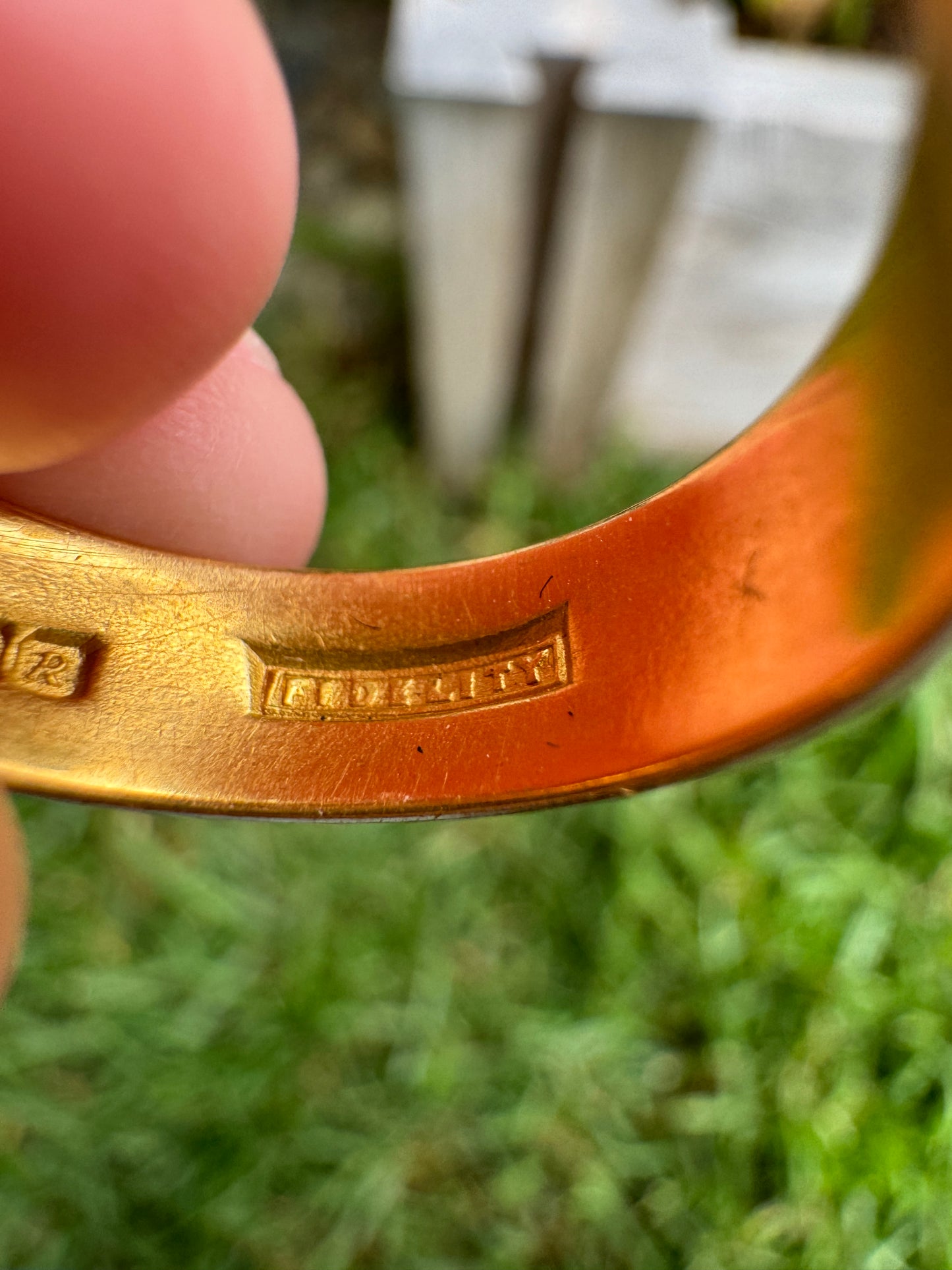 Vintage 22ct yellow gold band, 5.5mm wide