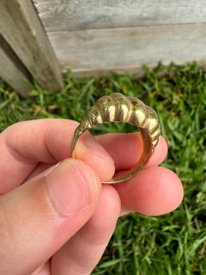 Vintage 14ct yellow gold croissant ring