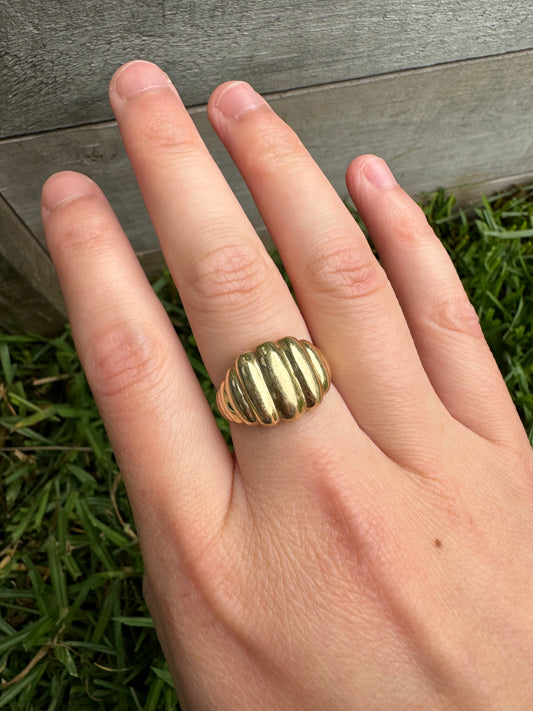 Vintage 14ct yellow gold croissant ring