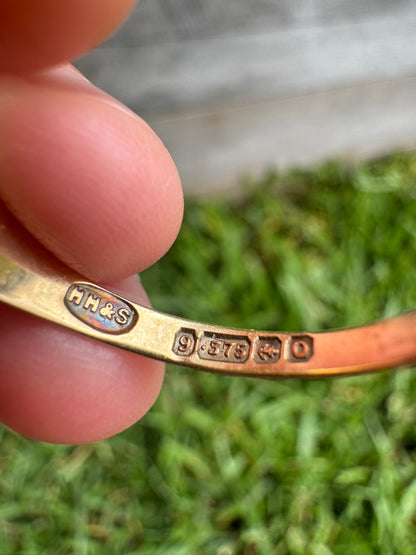 Vintage Art Deco 9ct yellow gold engraved 'TC' initial signet ring