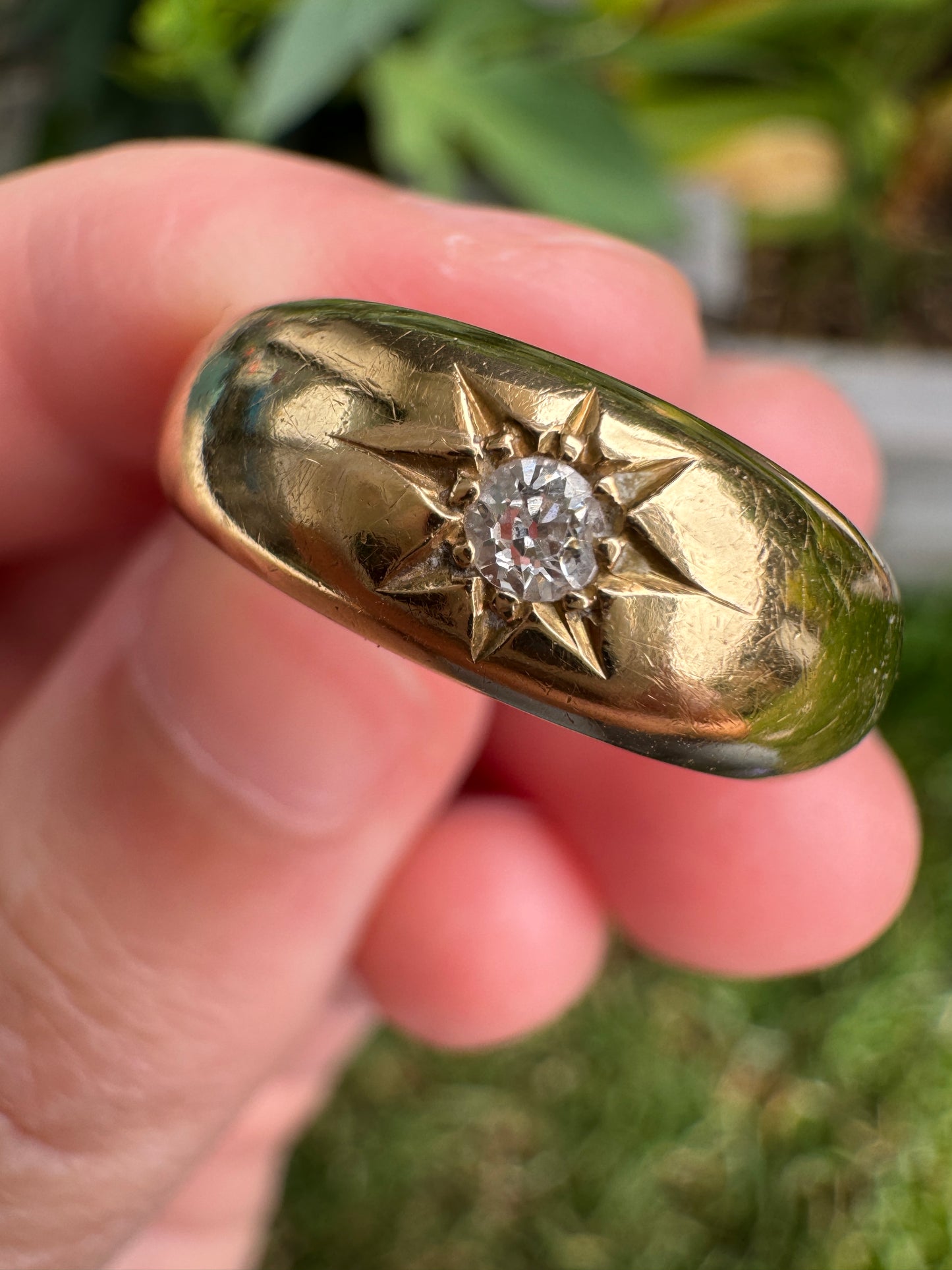 Vintage 18ct yellow gold single cut diamond starset gypsy ring