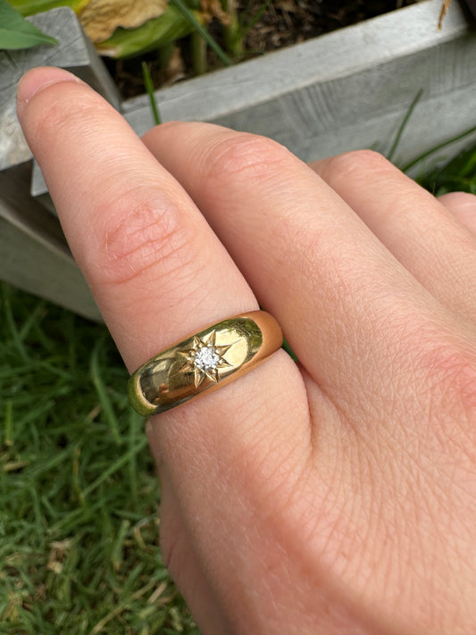 Vintage 18ct yellow gold single cut diamond starset gypsy ring