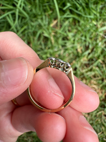 Vintage 18ct yellow gold and platinum 0.2ct TCW three stone old cut diamond ring