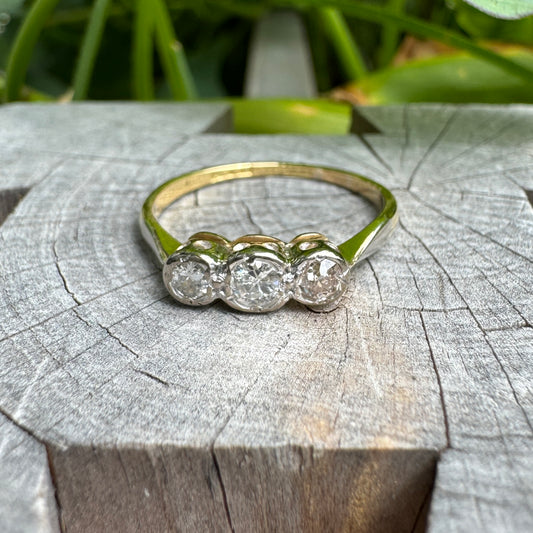 Vintage 18ct yellow gold and platinum 0.3ct TCW three stone old cut diamond ring