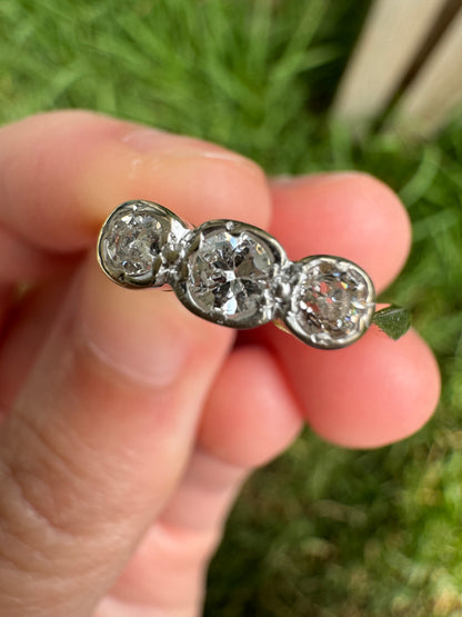 Vintage 18ct yellow gold and platinum 0.3ct TCW three stone old cut diamond ring