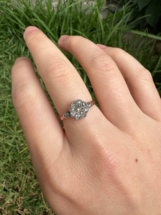 Vintage 9ct rosy yellow gold 0.3ct TCW old mine cut diamond daisy ring