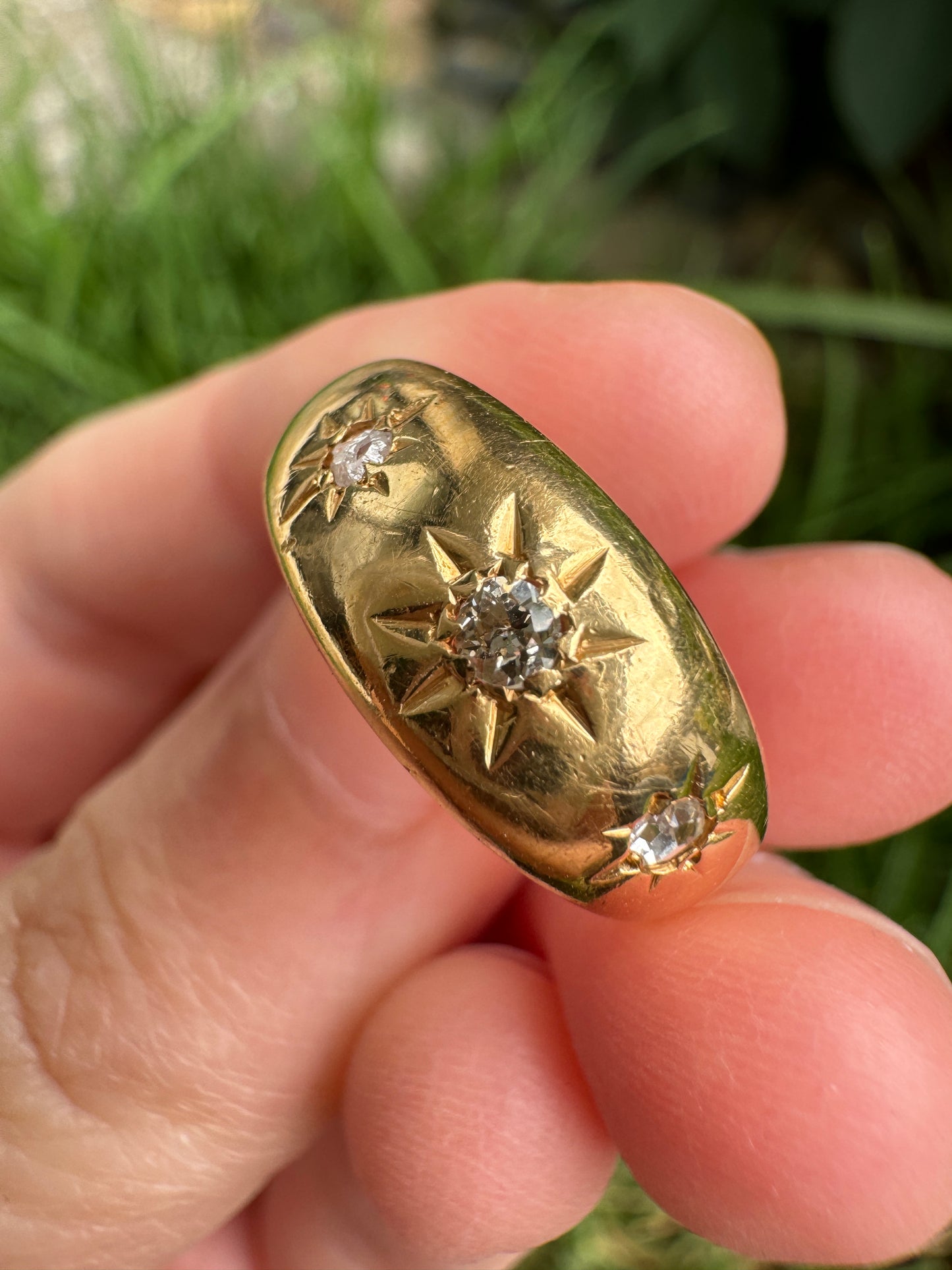 Antique 18ct yellow gold three stone old mine cut and rose cut diamond starset gypsy ring