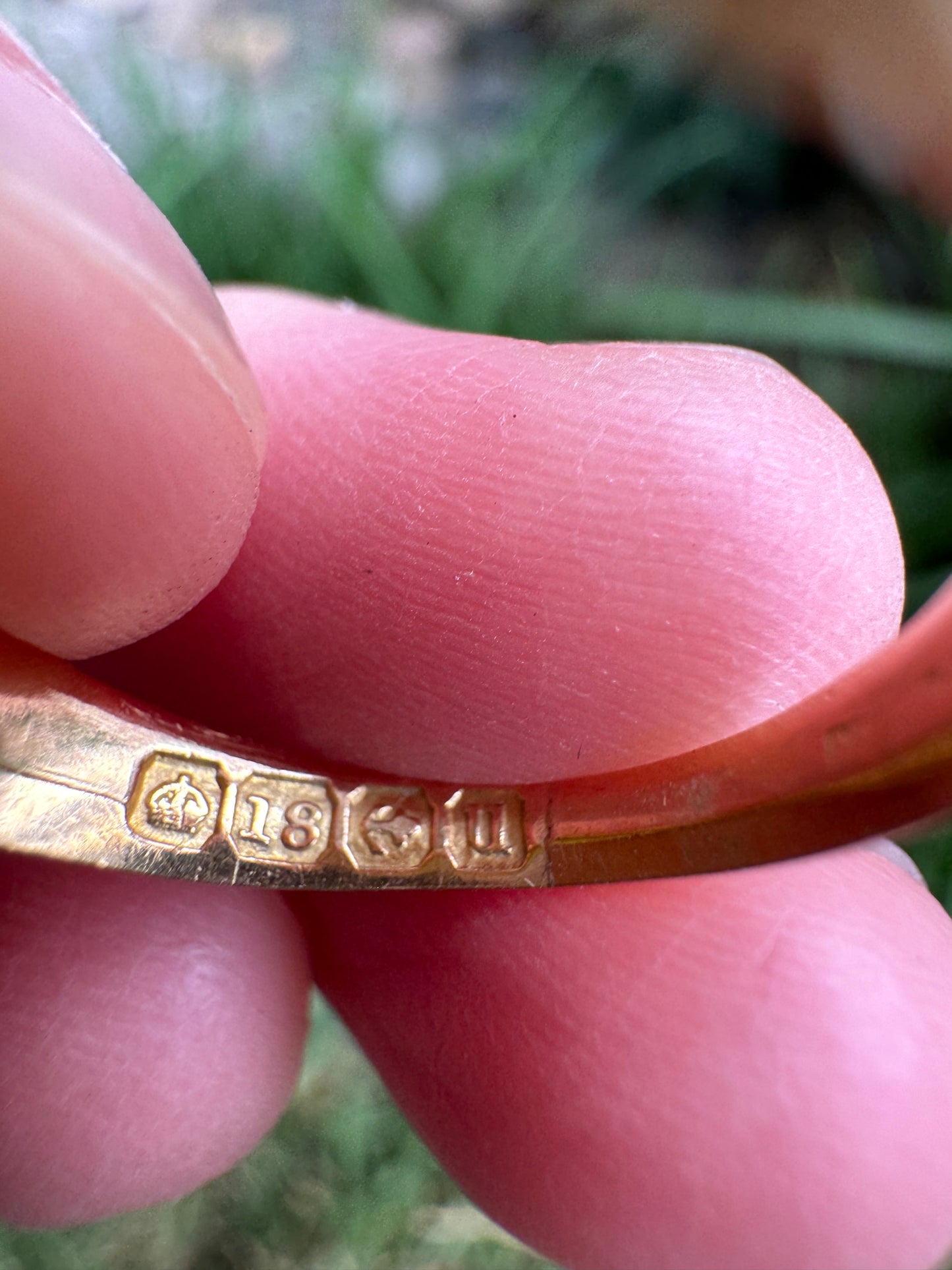 Antique 18ct yellow gold three stone old mine cut and rose cut diamond starset gypsy ring