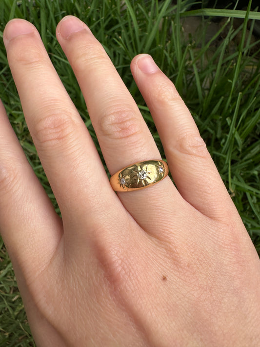 Antique 18ct yellow gold three stone old mine cut and rose cut diamond starset gypsy ring