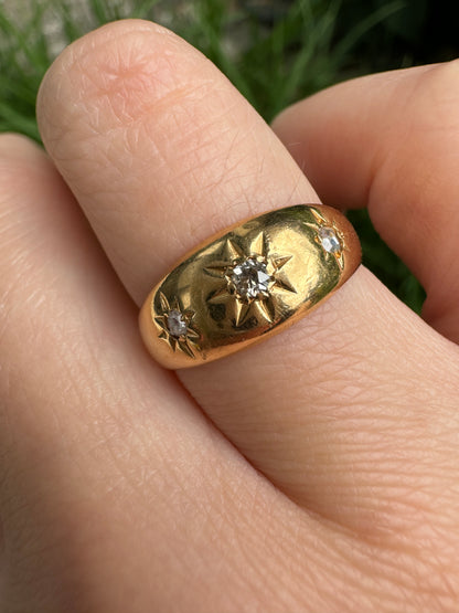 Antique 18ct yellow gold three stone old mine cut and rose cut diamond starset gypsy ring
