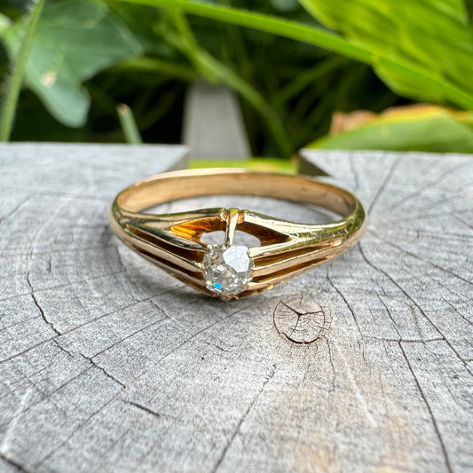 Vintage 18ct yellow gold 0.2ct old mine cut diamond belcher ring