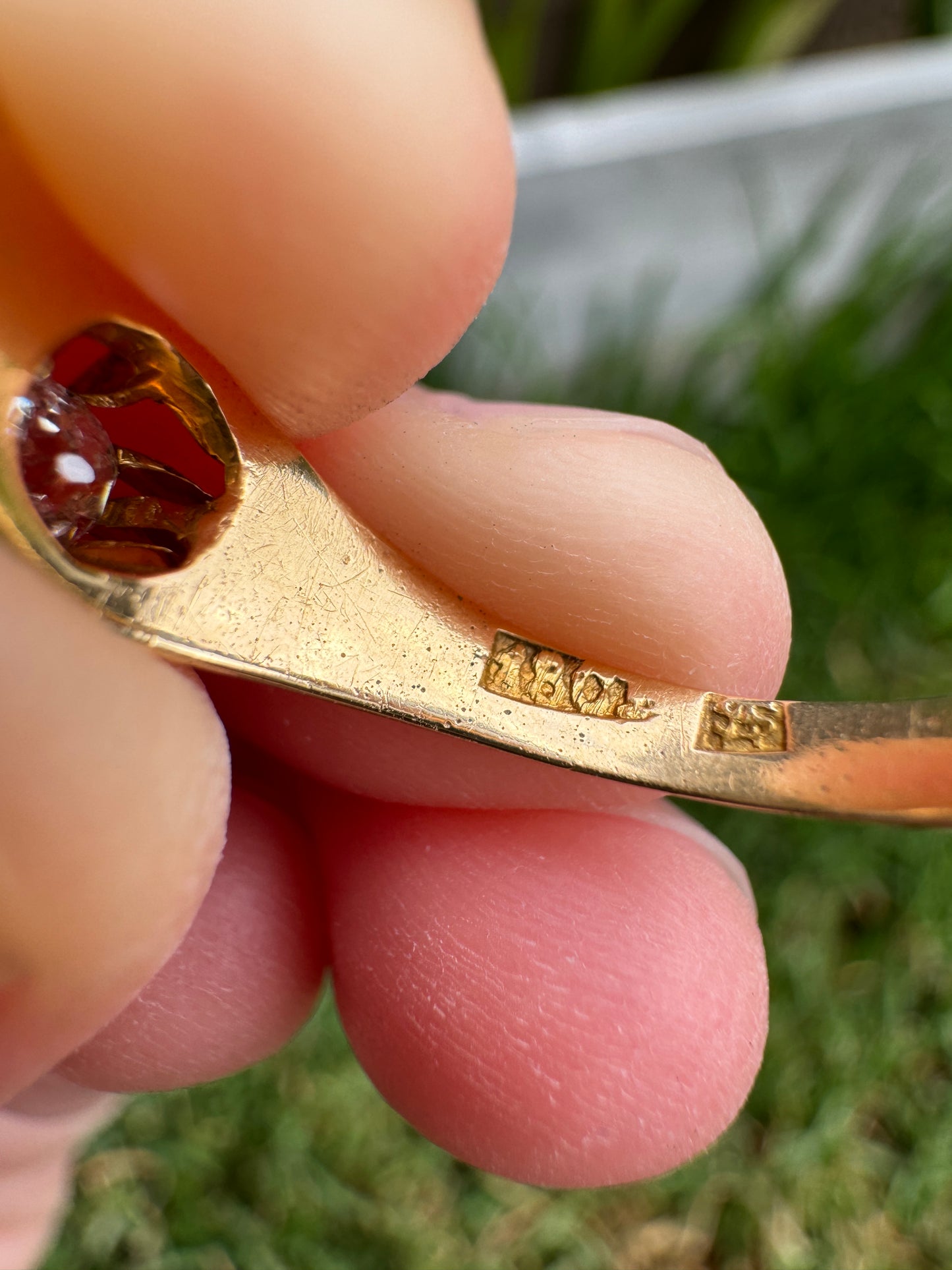 Vintage 18ct yellow gold 0.2ct old mine cut diamond belcher ring
