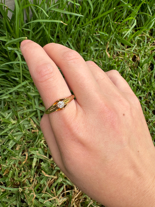 Vintage 18ct yellow gold 0.2ct old mine cut diamond belcher ring
