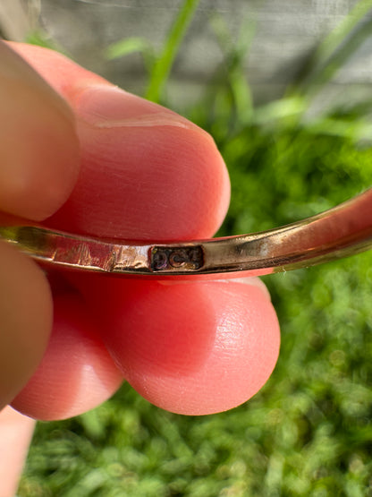 Antique Australian 9ct rosy yellow gold sardonyx intaglio 'D' ring