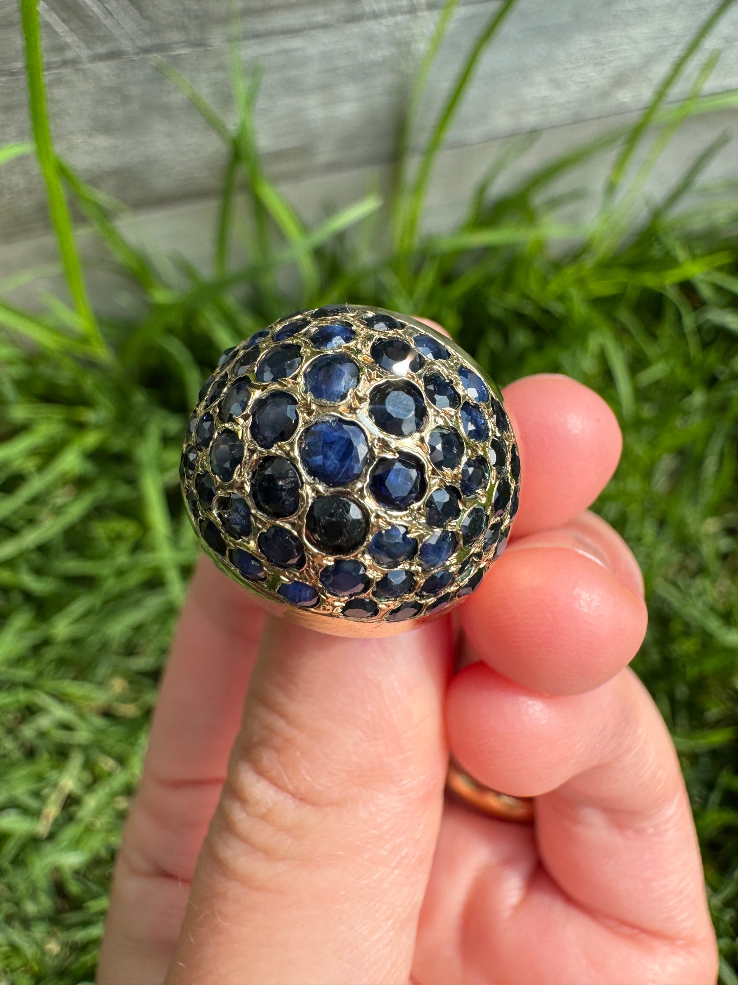 Vintage 14ct yellow gold natural sapphire bombe ring