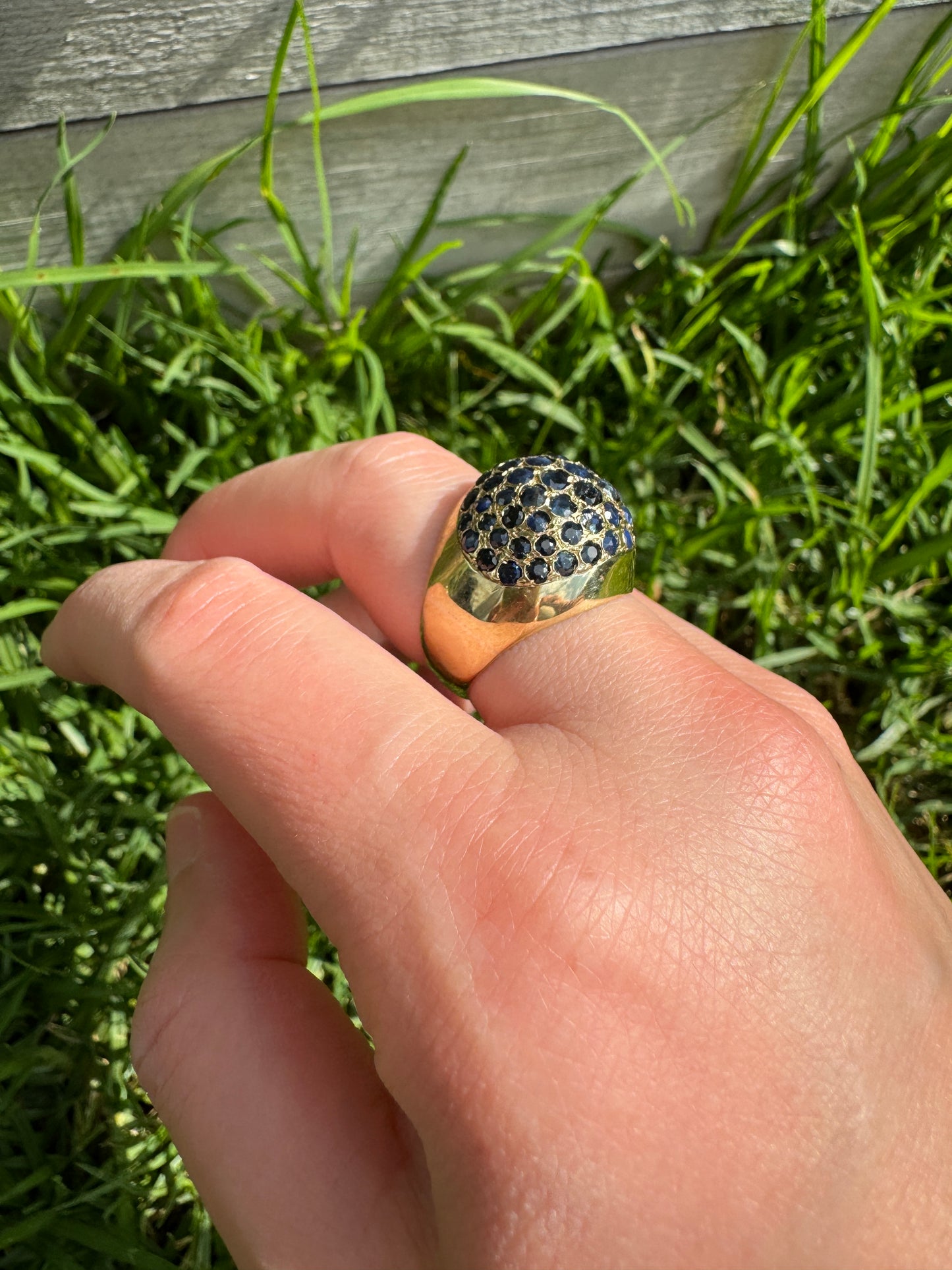 Vintage 14ct yellow gold natural sapphire bombe ring